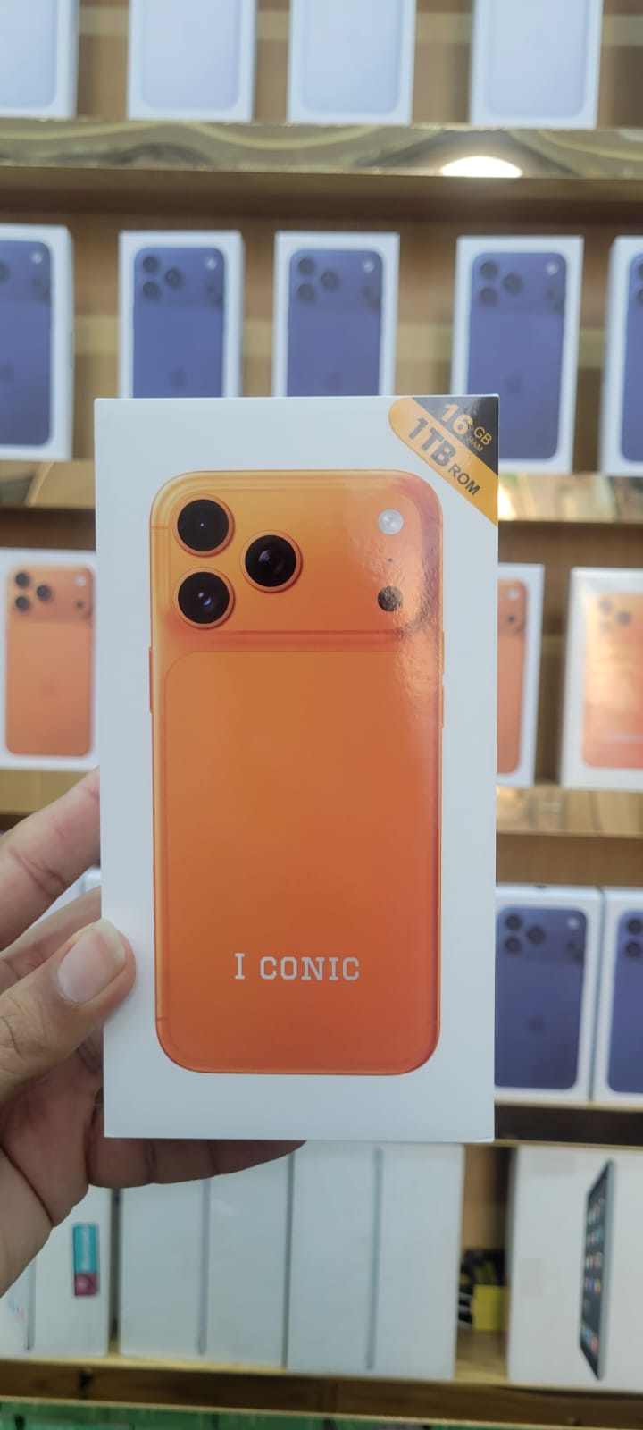 Iconic 17 Pro Max