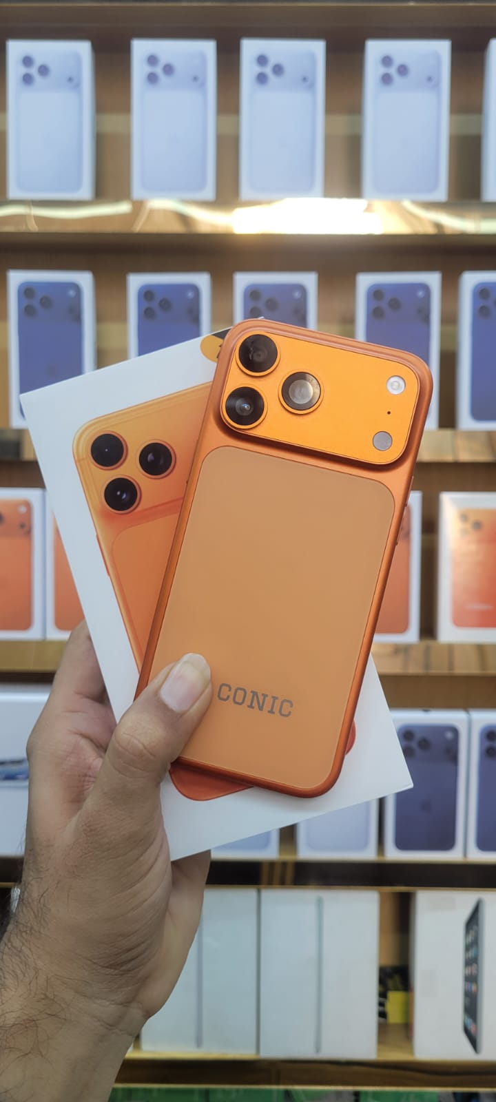 Iconic 17 Pro Max